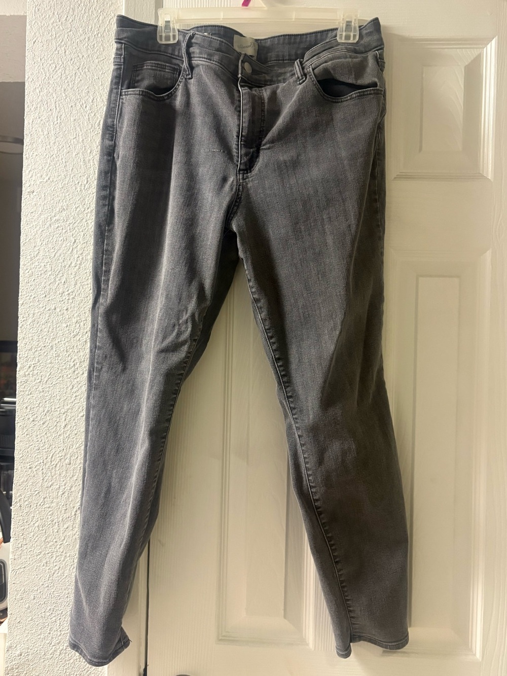 Universal Thread Gray Skinny Jeans - Washed Charcoal